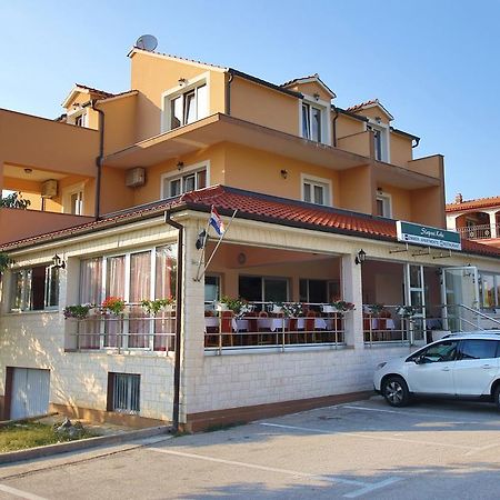 Guest Accommodation Slapovi Krke Lozovac Exteriör bild