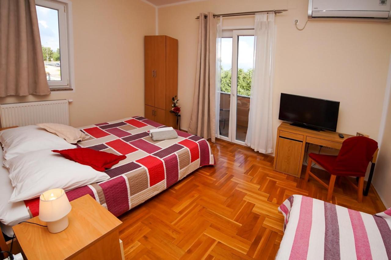 Guest Accommodation Slapovi Krke Lozovac Exteriör bild